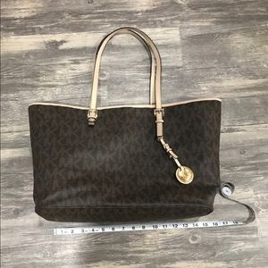 Michael Kors Tote Style Purse (brown)